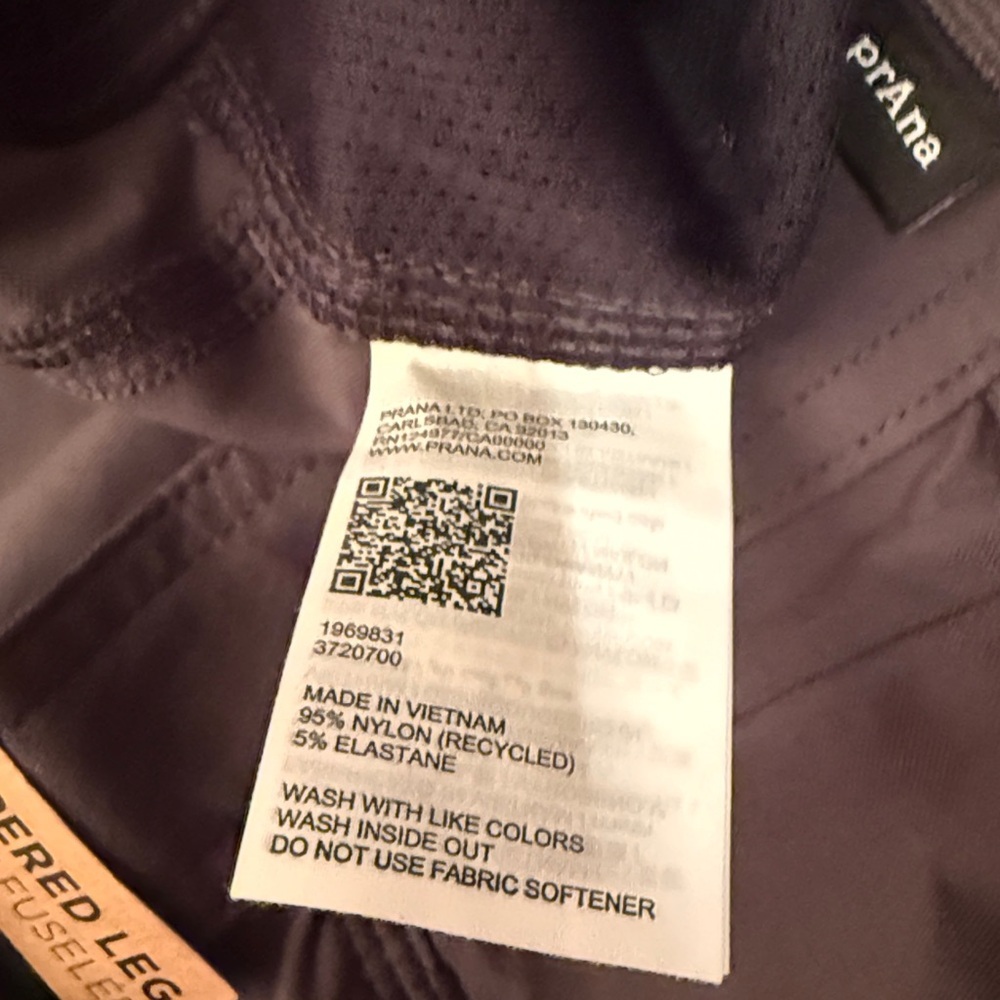 Men’s cargo hiking pants size 42x32 charcoal gray super stretch tapered leg $95 - Picture 14 of 14